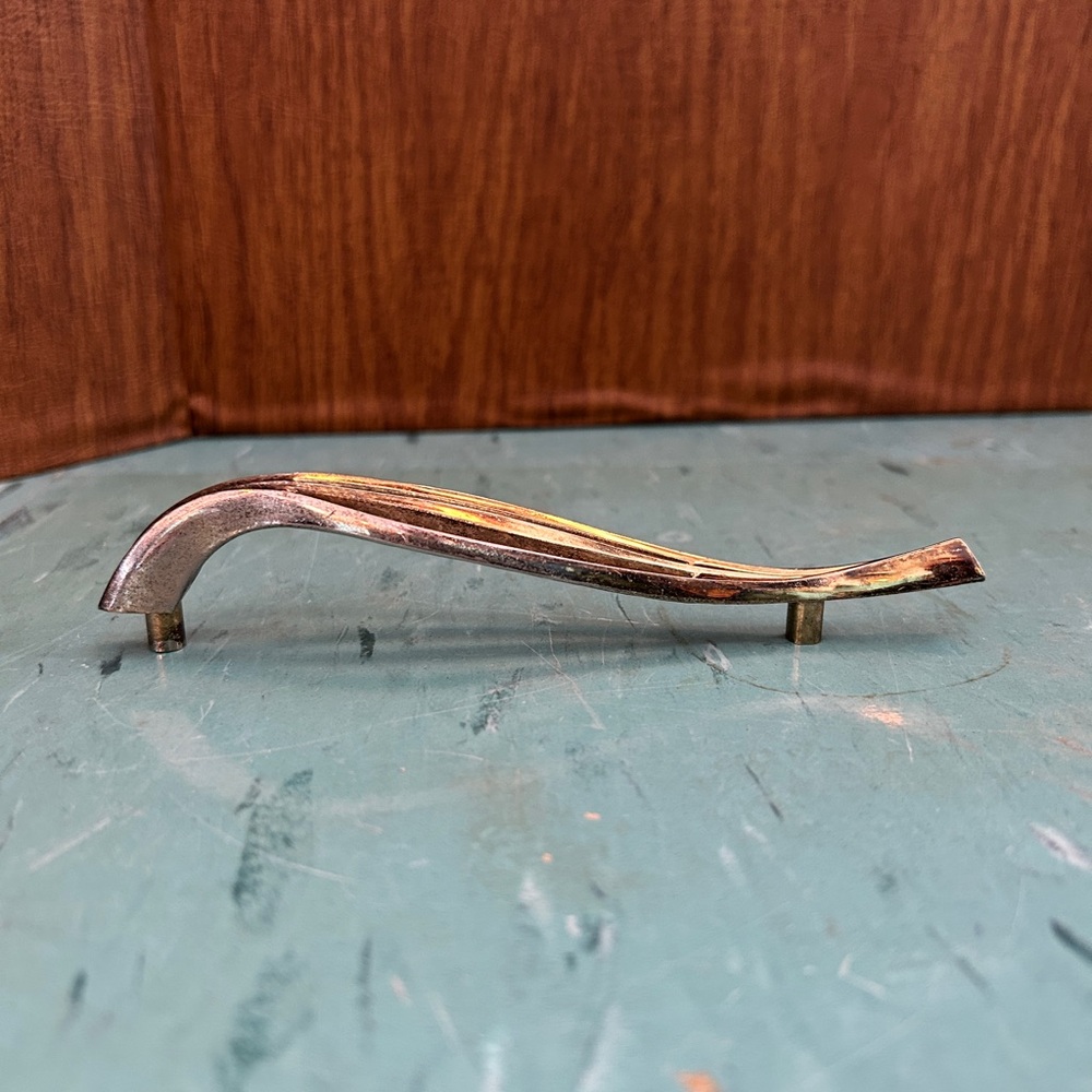 Unique asymmetrical dresser handle pull hardware silver chrome - Picture 2 of 5